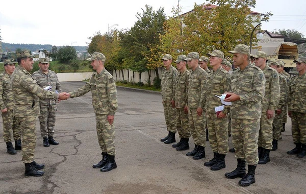 Группа военнослужащих, завершивших срок службы, уволена в запас - ФОТО/ВИДЕО