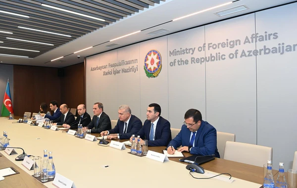 Ceyhun Bayramov Britaniya səfiri ilə Qarabağın bütün sakinlərinin hüquqlarının müdafiəsini müzakirə edib - FOTO