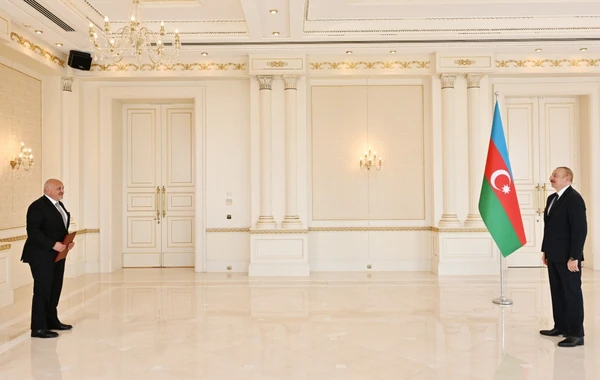 İlham Əliyev İordaniyanın ölkəmizdə yeni təyin olunmuş səfirinin etimadnaməsini qəbul edib - FOTO