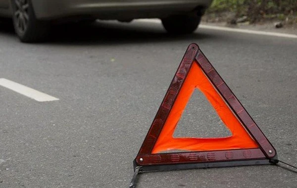 Füzulidə "Mercedes" hasara çırpıldı, ölən var