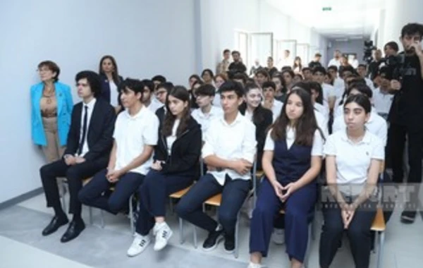 Azərbaycanlı məktəblilər Beynəlxalq Kosmik Stansiya ilə əlaqə qura biliblər - FOTO