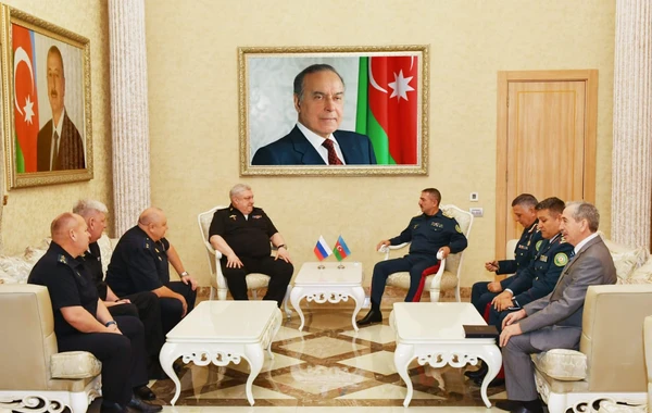 Rusiyanın hərbi gəmisi Bakıda olub - FOTO