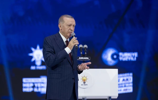Ərdoğan yenidən Türkiyənin hakim partiyasının sədri seçilib - FOTO