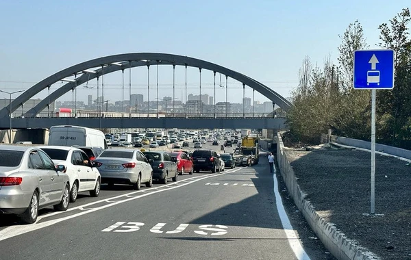 Bakı-Sumqayıt şosesində avtobus zolağı təşkil edilir - FOTO
