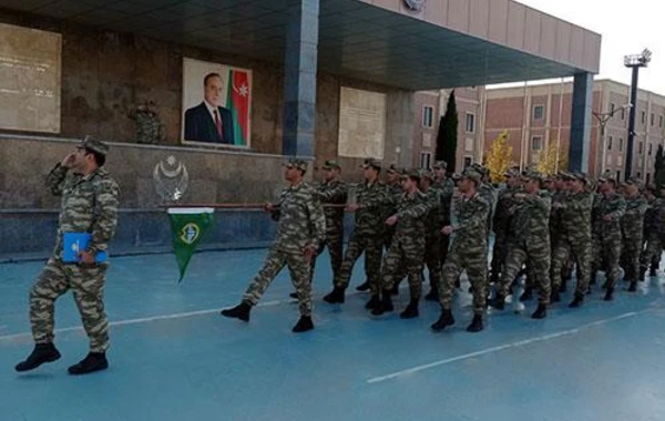 Xidmət müddəti başa çatan hərbi qulluqçuların tərxis olunması üzrə tədbirlər davam edir - FOTO/VİDEO