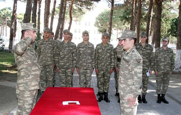 Xidmət müddəti başa çatan hərbi qulluqçuların tərxis olunması üzrə tədbirlər davam edir - FOTO/VİDEO