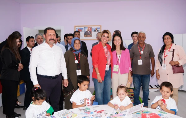 Gülben Ergen uşaq bağçasına zəlzələdə dünyasını dəyişən Taha Duymazın adını verdi - FOTO