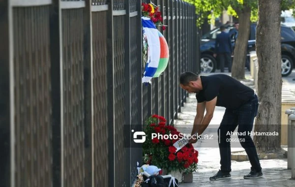 İsrail səfirliyi önündə azərbaycanlıların göstərdiyi dəstək - FOTOREPORTAJ