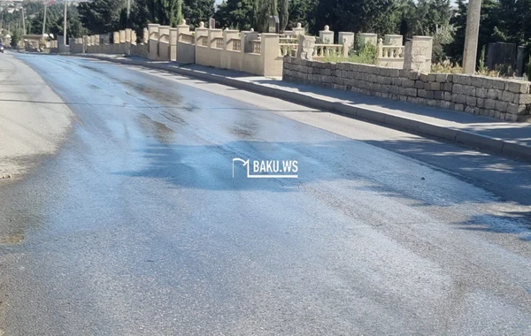Mehdiabad-Pirşağı şosesində kanalizasiya suları yola axır - FOTO