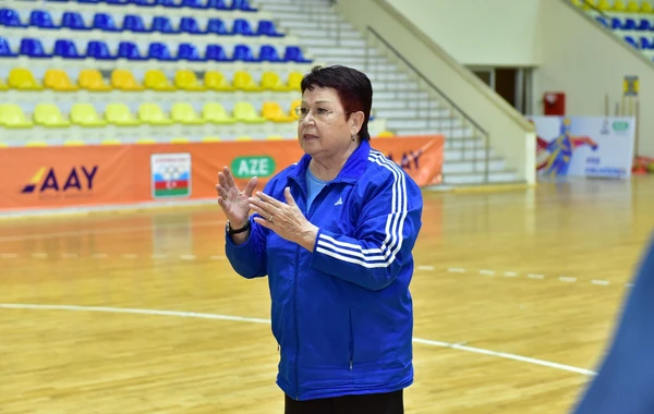 Lyudmila Şubina Fəxri Fərmanla təltif edilib - FOTO