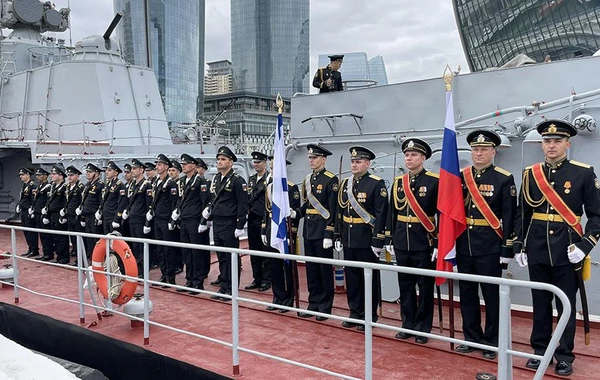 Корабли Каспийской флотилии России прибыли с дружественным визитом в Баку - ФОТО