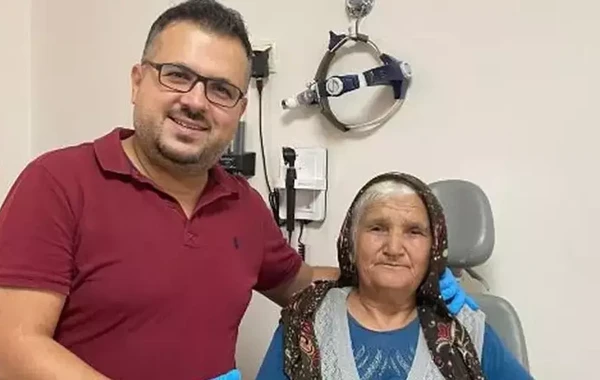 Qulağında səs şikayəti ilə xəstəxanaya gedən qadın ŞOKA DÜŞDÜ - FOTO