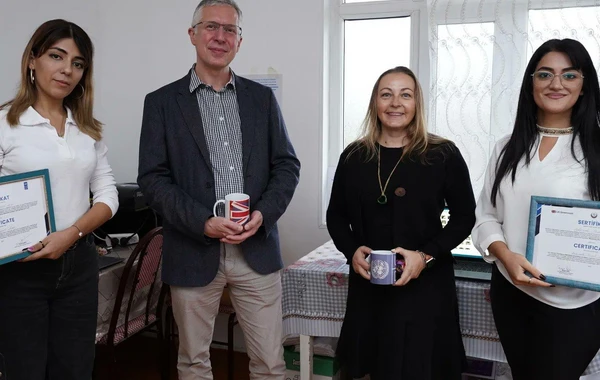 Britaniya səfiri Bərdədə Qadın Resurs Mərkəzini ziyarət edib - FOTO