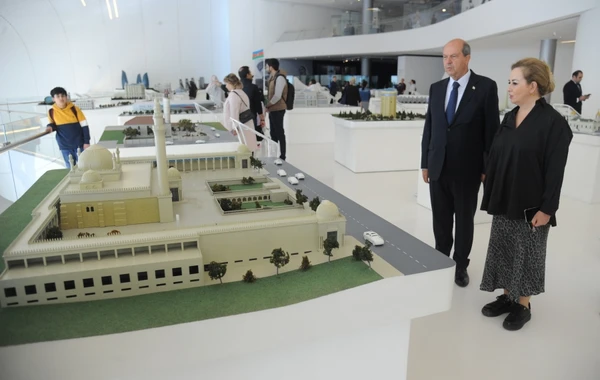 Şimali Kiprin Prezidenti Heydər Əliyev Mərkəzi ilə tanış olub - FOTO