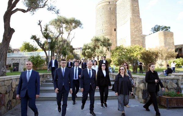 Şimali Kipr Türk Cümhuriyyətinin Prezidenti Ersin Tatar İçərişəhərlə tanış olub - FOTO