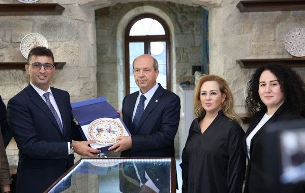 Şimali Kipr Türk Cümhuriyyətinin Prezidenti Ersin Tatar İçərişəhərlə tanış olub - FOTO