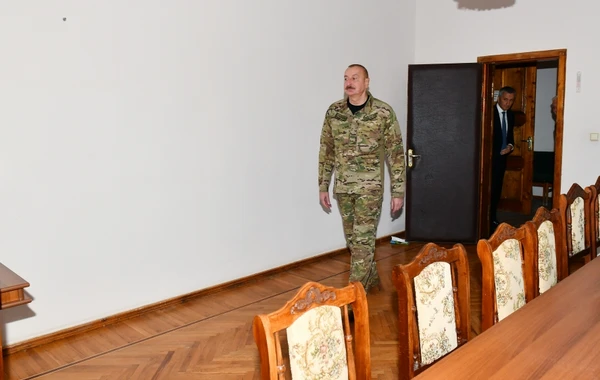 İlham Əliyev Xocavənd şəhərində Azərbaycanın Dövlət Bayrağını ucaldıb - YENİLƏNİB + FOTO