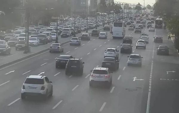 На ряде улиц и проспектов Баку наблюдаются пробки - СПИСОК