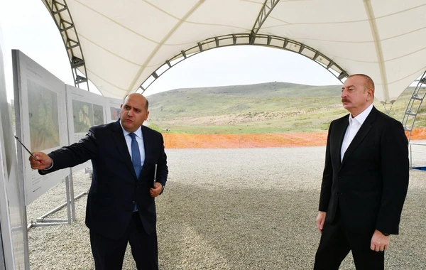 Dövlət başçısı Füzulinin Qoçəhmədli kəndinin təməlini qoyub - FOTO - YENİLƏNİB