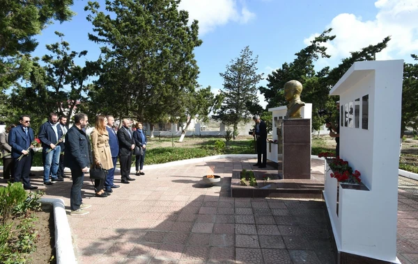 SOCAR-ın vitse-prezidentləri Çilov adasına səfər edib - FOTO