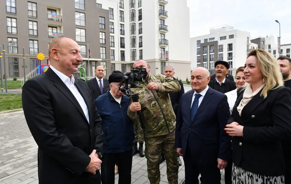 Prezident İlham Əliyev Füzuli Şəhəri Günündə yerli sakinlərlə görüşüb - YENİLƏNİB + FOTO