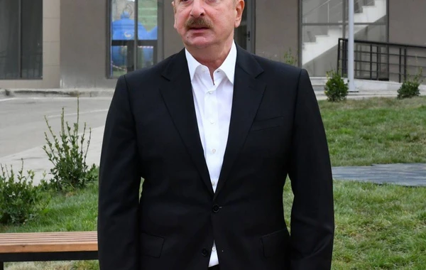 Prezident İlham Əliyev Füzuli Şəhəri Günündə yerli sakinlərlə görüşüb - YENİLƏNİB + FOTO