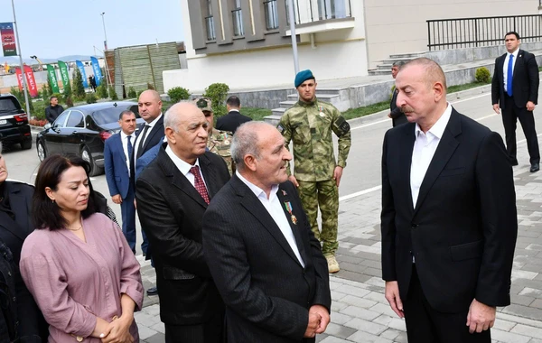 Prezident İlham Əliyev Füzuli Şəhəri Günündə yerli sakinlərlə görüşüb - YENİLƏNİB + FOTO
