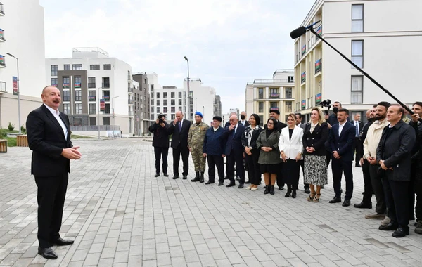Prezident İlham Əliyev Füzuli Şəhəri Günündə yerli sakinlərlə görüşüb - YENİLƏNİB + FOTO