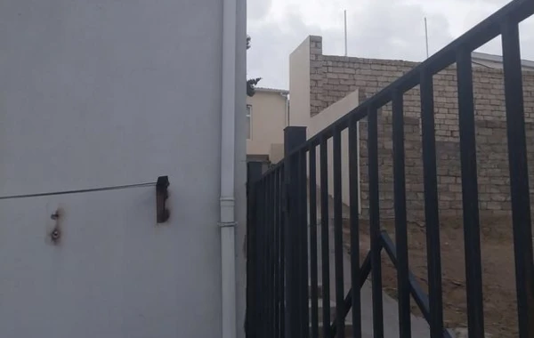 Badamdarda məktəblə bağlı qalmaqal: Direktorla sakin arasında nə problem var? - FOTO