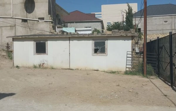 Badamdarda məktəblə bağlı qalmaqal: Direktorla sakin arasında nə problem var? - FOTO