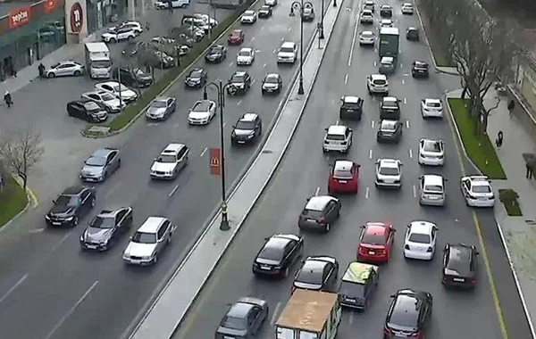 Bakının 22 yolunda tıxac yaranıb