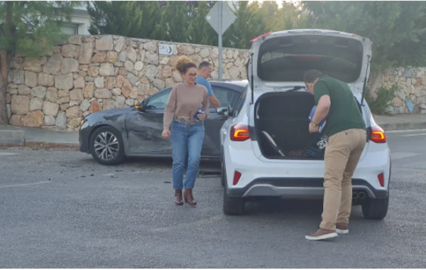 Aktrisa övladlığa götürdüyü oğlu ilə qəzaya düşdü - FOTO