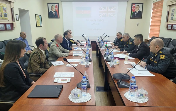 Azərbaycan və Böyük Britaniya Müdafiə nazirlikləri arasında qərargah danışıqları keçirilib - FOTO