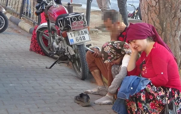 Tarlada atasının yük maşını ilə üstündən keçdiyi 10 yaşlı oğlu can verdi - FOTO