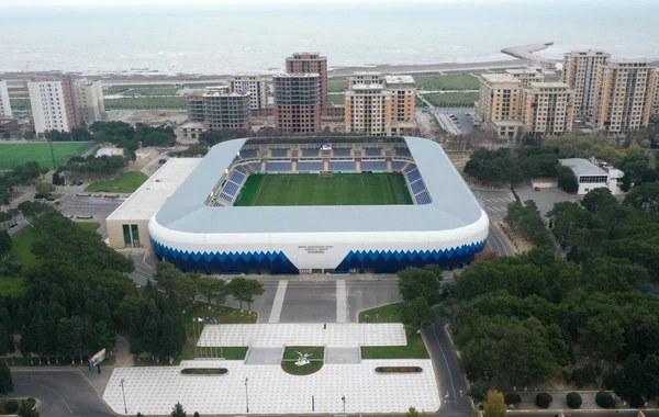Prezident Sumqayıt şəhər stadionunda yaradılan şəraitlə tanış olub - FOTO