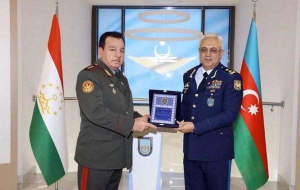 Azərbaycan və Tacikistan müdafiə nazirləri hərbi əməkdaşlıq məsələlərini müzakirə ediblər - FOTO/VİDEO