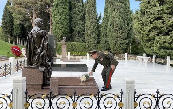 Azərbaycan və Tacikistan müdafiə nazirləri hərbi əməkdaşlıq məsələlərini müzakirə ediblər - FOTO/VİDEO