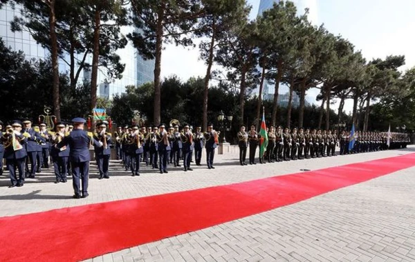 Azərbaycan və Tacikistan müdafiə nazirləri hərbi əməkdaşlıq məsələlərini müzakirə ediblər - FOTO/VİDEO
