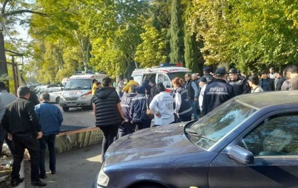 В Гяндже опрокинулся пассажирский автобус: есть пострадавшие - ОБНОВЛЕНО + ВИДЕО