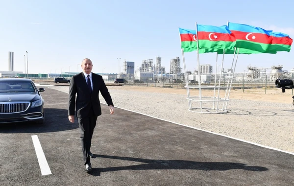 Президент принял участие в церемониях открытия и закладки фундаментов ряда предприятий в Сумгайыте - ФОТО