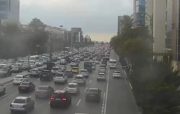 Bakının 10 yolunda tıxac var - SİYAHI + FOTO