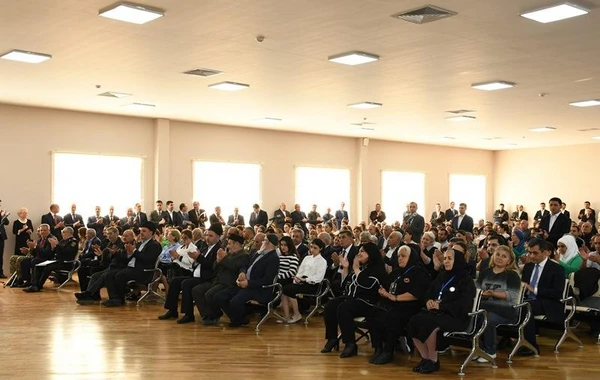 Eldar Əzizov Əmircan sakinlərinin problemlərinin həlli ilə bağlı tapşırıq verib - FOTO