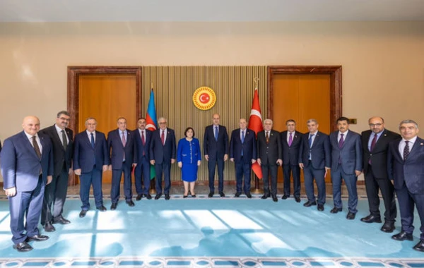 Numan Kurtulmuş Sahibə Qafarova ilə görüşüb - FOTO