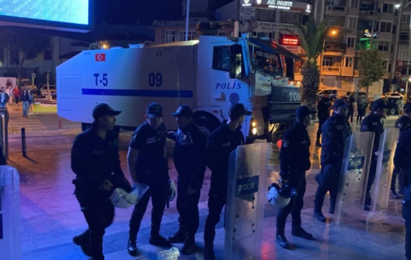 Liftdə ölən gənc qızın güzgüyə yazdıqları ürək dağladı - FOTO/VİDEO