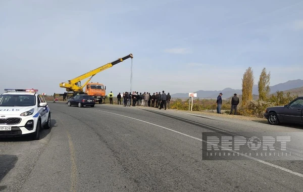 Şəkidə “TIR” dərəyə aşıb - FOTO