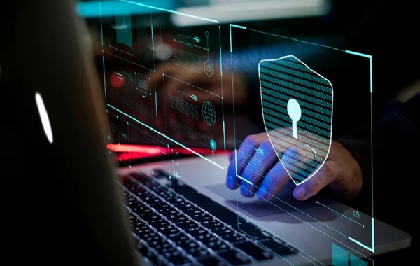 Azərbaycanda tanınmışların adından insanları görün necə aldadırlar - VİDEO