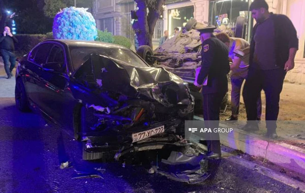 Bakıda 2 avtomobil toqquşub, 5 nəfər xəsarət alıb - FOTO