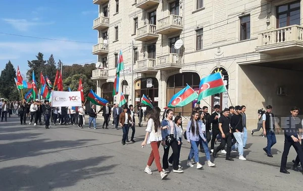 Gəncədə Türkiyə Cümhuriyyətinin yaranmasının 100-cü ildönümü münasibətilə yürüş keçirilir - FOTO