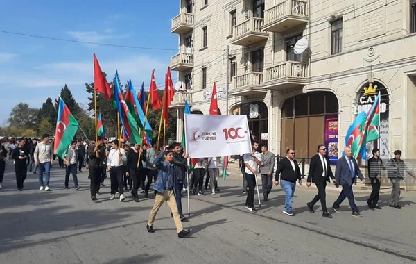 Gəncədə Türkiyə Cümhuriyyətinin yaranmasının 100-cü ildönümü münasibətilə yürüş keçirilir - FOTO