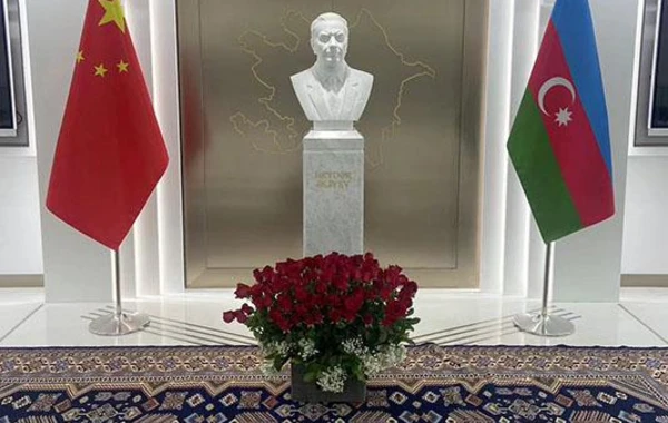 Zakir Həsənov Çinin müdafiə sənayesi kompleksinə daxil olan şirkət rəhbərləri ilə görüşüb - FOTO